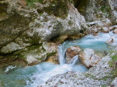 Dağ nehri