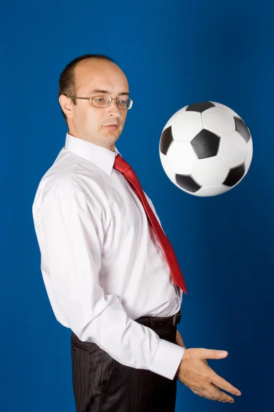 Бизнес с футбольным мячом (футбол ) — стоковое фото