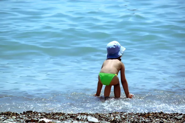 stock image Child and the sea