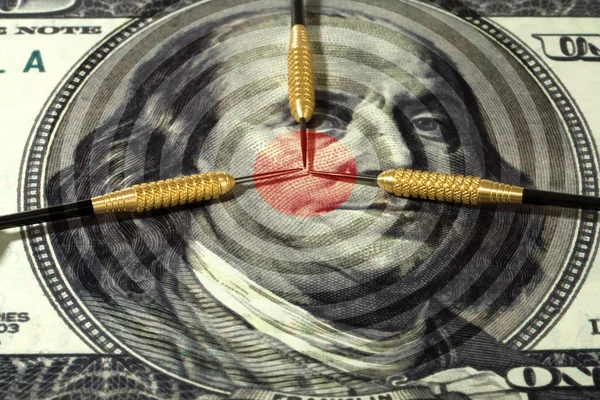 Dollari ja darts — kuvapankkivalokuva
