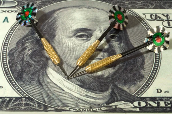 Dollar and darts — Stock Photo, Image