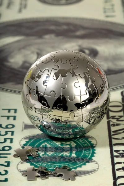Dollar und Globus. — Stockfoto
