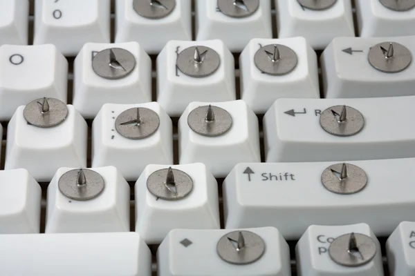 Drawing pin and keyboard — Stock Photo, Image