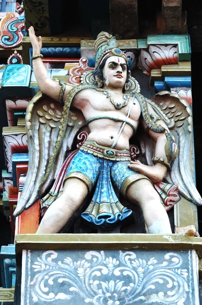 Garuda - oiseau mythique hindou, décoration sur le temple Sri Rangam — Photo