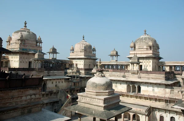Hof van de raj mahal palace op orcha, india, madhya pradesh — Stockfoto