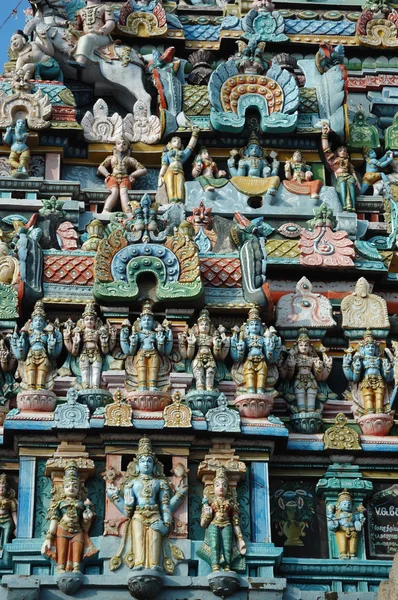Výzdoba chrámu hinduistického městečku Šrírangam v tiruchirapalli, Indie — Stock fotografie