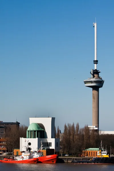 Torre Euromast e messa fluviale. Rotterdam — Foto Stock