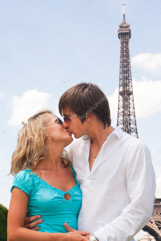 Lovely couple in Paris