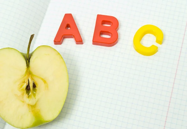 ABC i jabłko — Zdjęcie stockowe