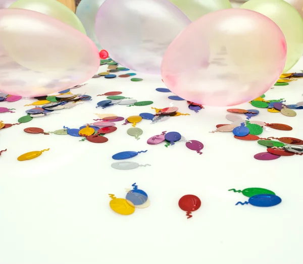 气球和五彩纸屑 — 图库照片