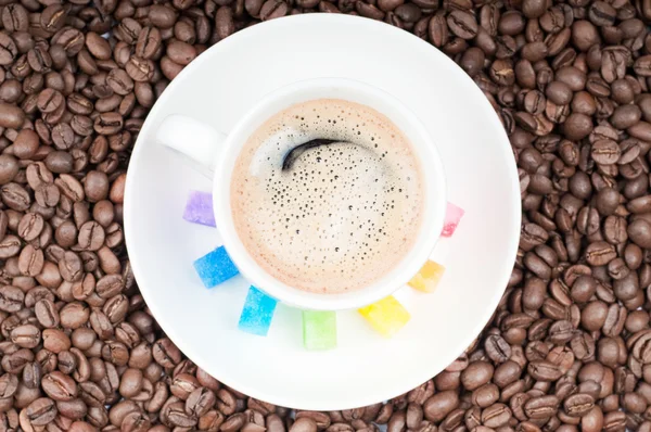 Veelkleurige platen van shugar en koffie — Stockfoto