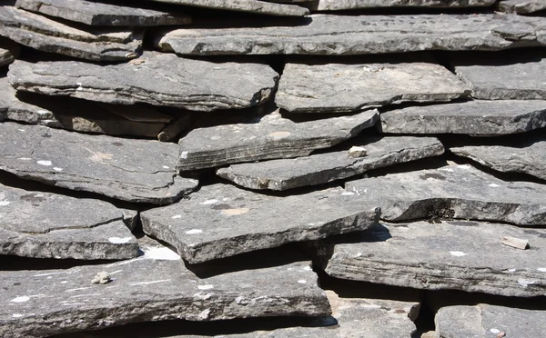 Gestapelde stenen panelen — Stockfoto