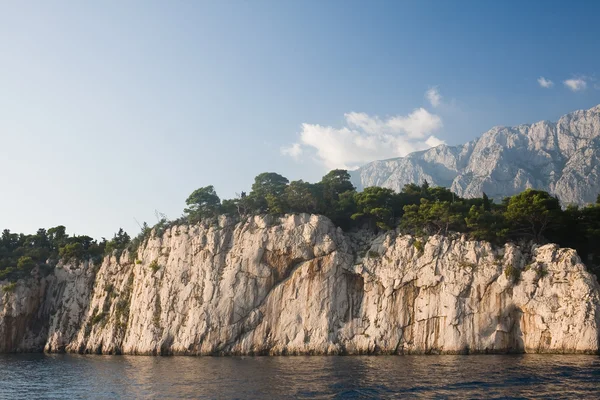 Felsiges Ufer. Kroatien — Stockfoto