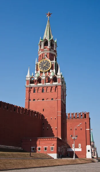 La Torre Spasskaya del Cremlino di Mosca — Foto Stock