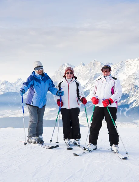 Skier mountains in the background — Stock Photo, Image
