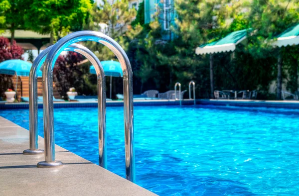 Entrada na piscina — Fotografia de Stock