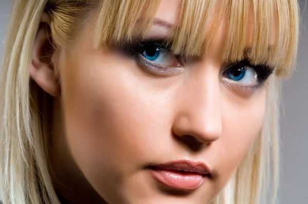 Blonda kvinnans ansikte — Stockfoto
