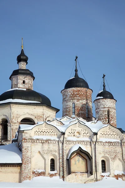 Kışın eski ortodoks kilisesi, Kirillov, Rusya — Stok fotoğraf