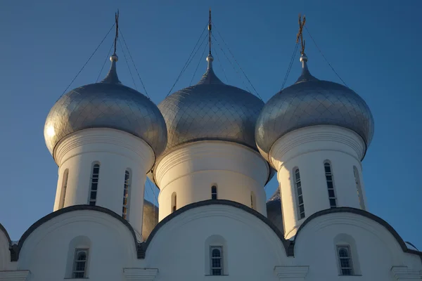 Cupola de la catedral de Sophia en Vologda Kremlin al atardecer, Rusia. — Foto de Stock