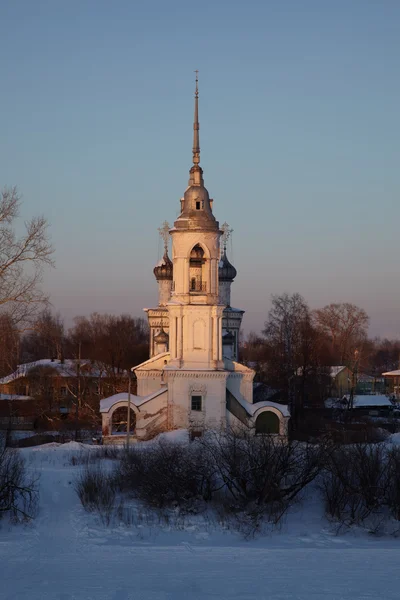 Orthodoxe kerk op winteravond, Vologda, Rusland — Stockfoto