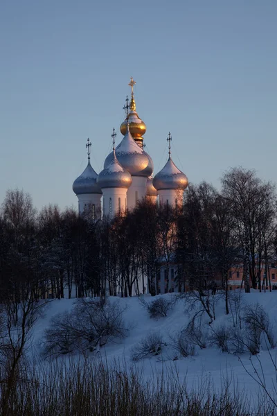 Sophia kathedraal in Vologda Kremlin bij zonsondergang, Rusland — Stockfoto
