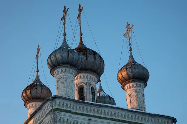 Oude orthodoxe kerkkoepels bij zonsondergang, Vologda, Rusland — Stockfoto
