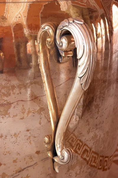 Vaso de prata no museu do palácio da cidade, Jaipur, India — Fotografia de Stock