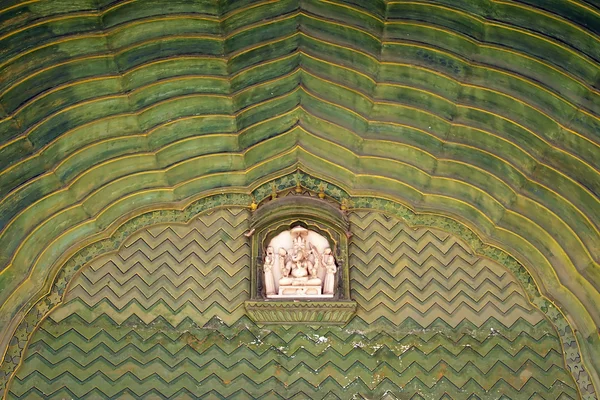 Décoration de chambre dans le palais de la ville de Jaipur, Inde — Photo
