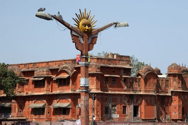 Jaipur, Hindistan 'da stilize güneş sokak lambası — Stok fotoğraf
