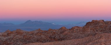 Majestic Atacama Çölü Günbatımı Panoraması, Şili