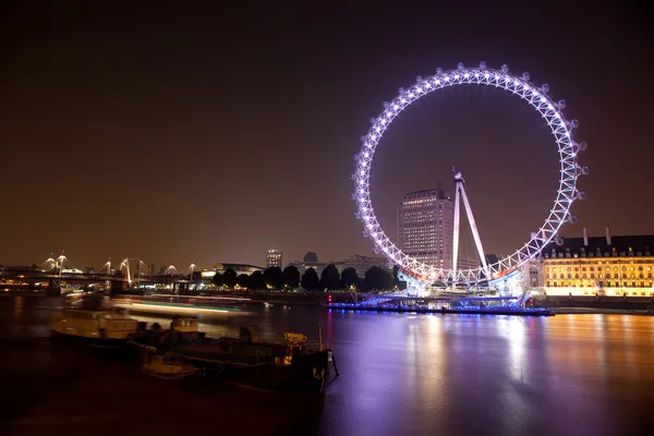 Thames Nehri üzerinde Londra Gözü. — Stok fotoğraf
