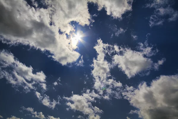 Μπλε ουρανό, άπλετο φυσικό — Φωτογραφία Αρχείου