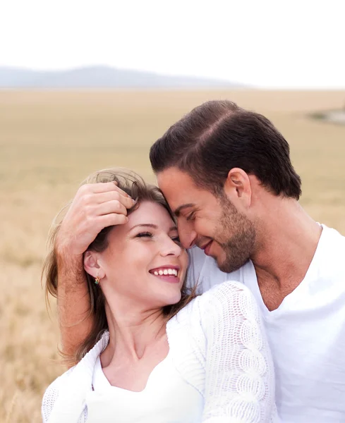 Donna felice con il suo fidanzato — Foto Stock