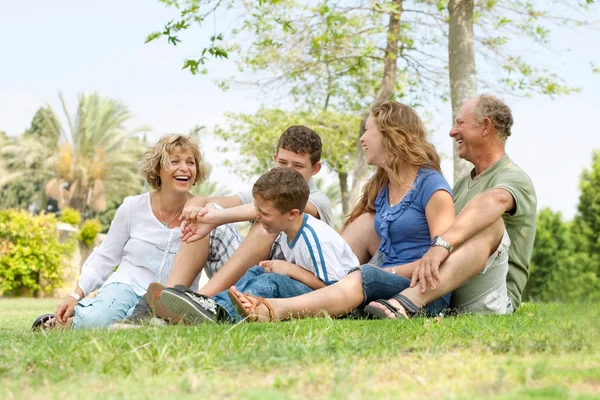 Portrait of extended family — Stock Photo, Image