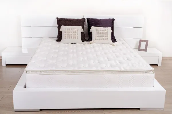 Elegant fancy white bedroom — Stock Photo, Image