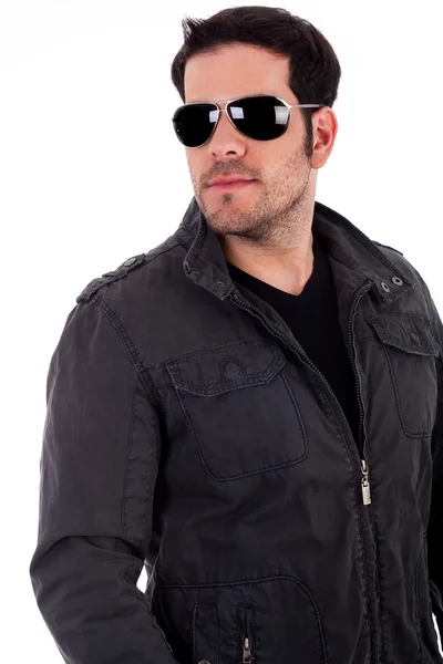 Stijlvolle man dragen van een zonnebril — Stockfoto