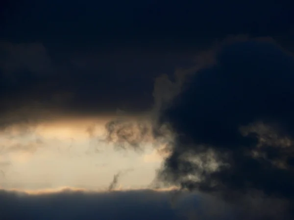 Clouds. Sunrise. City. — Stock Photo, Image