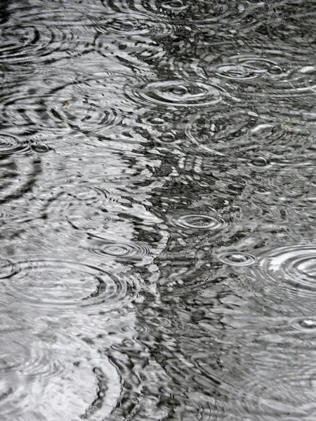 Σταγόνες βροχής. νερό. υφή. — Φωτογραφία Αρχείου