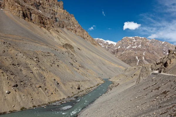 Nehir Himalayalar. — Stok fotoğraf