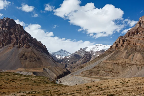Údolí v Himalájích — Stock fotografie