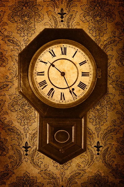 Стенные часы — стоковое фото