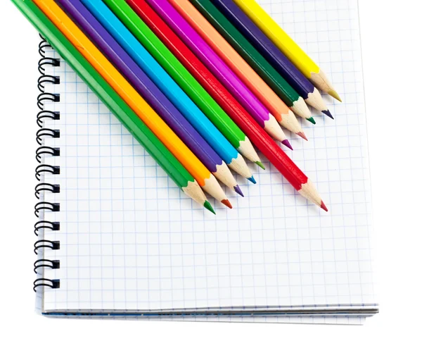 Notera bokar och pennor — Stockfoto