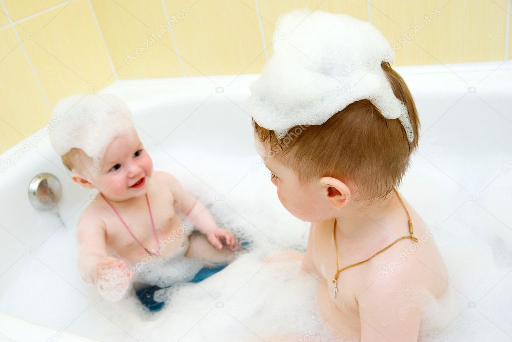 Bathing child..Small child in bath — Stock Photo © fanfon #2734981