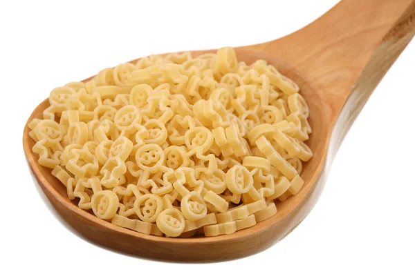 Macaroni in een houten lepel — Stockfoto