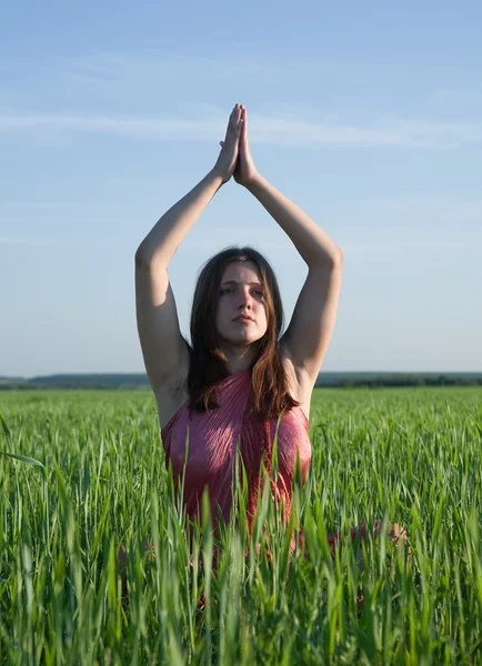 Beautiful girl doing yoga — Stock Photo, Image