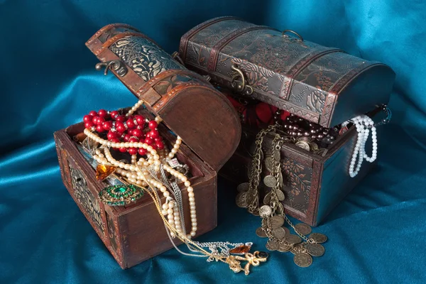 Two treasure chests — Stock Photo, Image