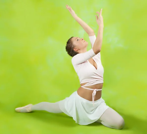 Bailarina femenina —  Fotos de Stock