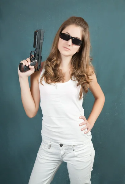 Pistola de mujer joven — Foto de Stock