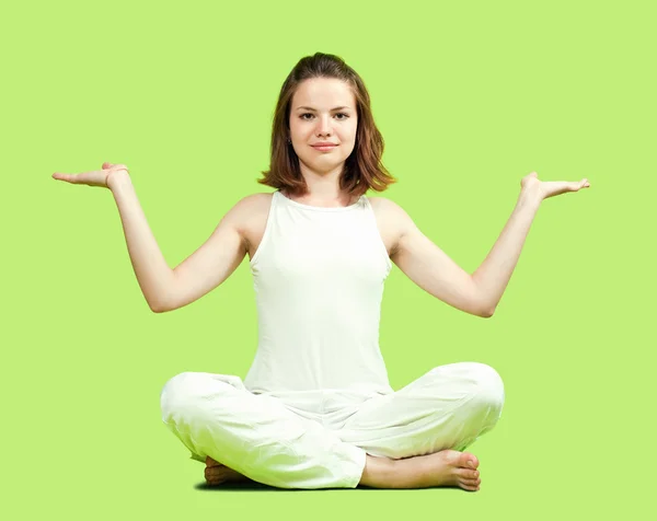 Meisje het beoefenen van yoga — Stockfoto