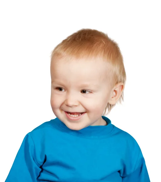 Улыбающийся двухлетний мальчик — стоковое фото